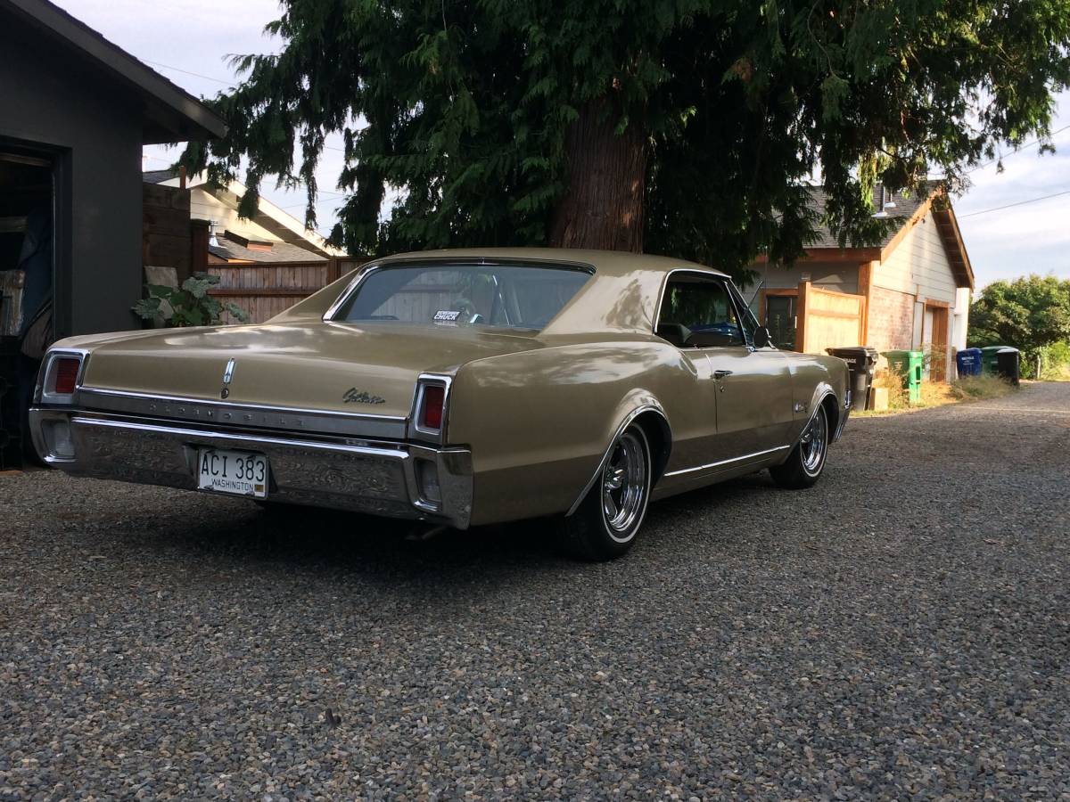 Olsdmobile-cutlass-1967-3