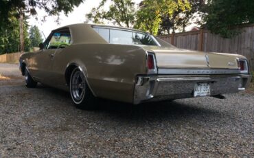 Olsdmobile-cutlass-1967-6
