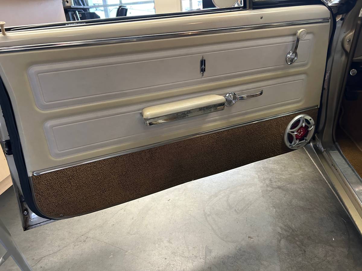 Olsdmobile-cutlass-1967-8