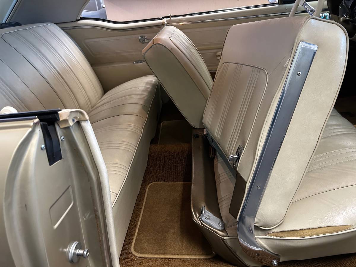 Olsdmobile-cutlass-1967-9