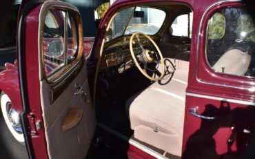 Packard-120-1940-Sedan-16