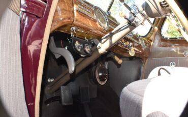 Packard-120-1940-Sedan-17