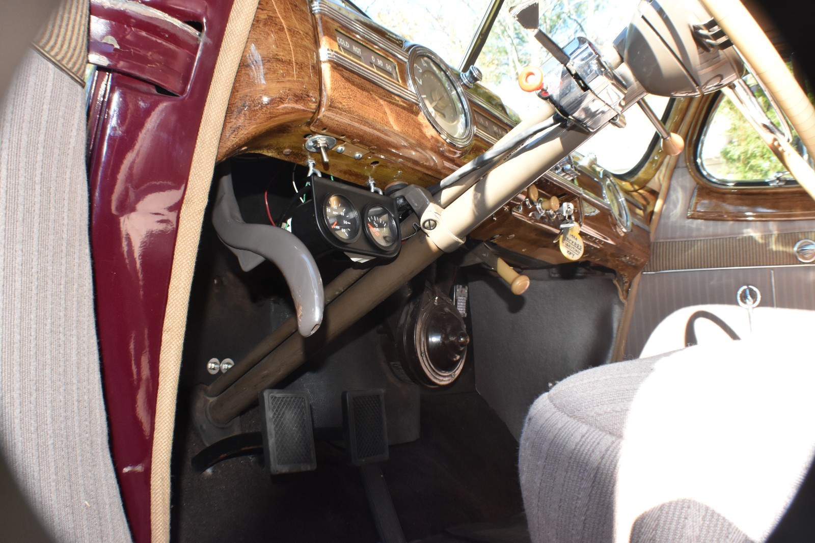 Packard-120-1940-Sedan-17