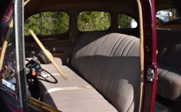 Packard-120-1940-Sedan-20