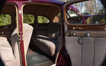 Packard-120-1940-Sedan-21