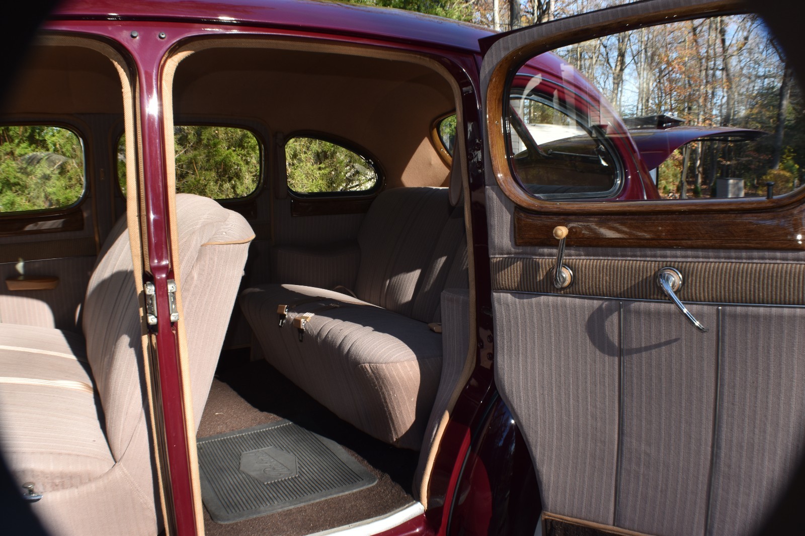 Packard-120-1940-Sedan-21