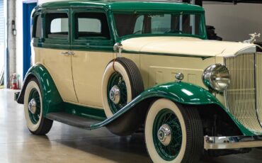 Packard-1932-4-Door-Sedan-11