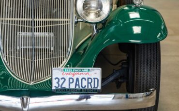 Packard-1932-4-Door-Sedan-16