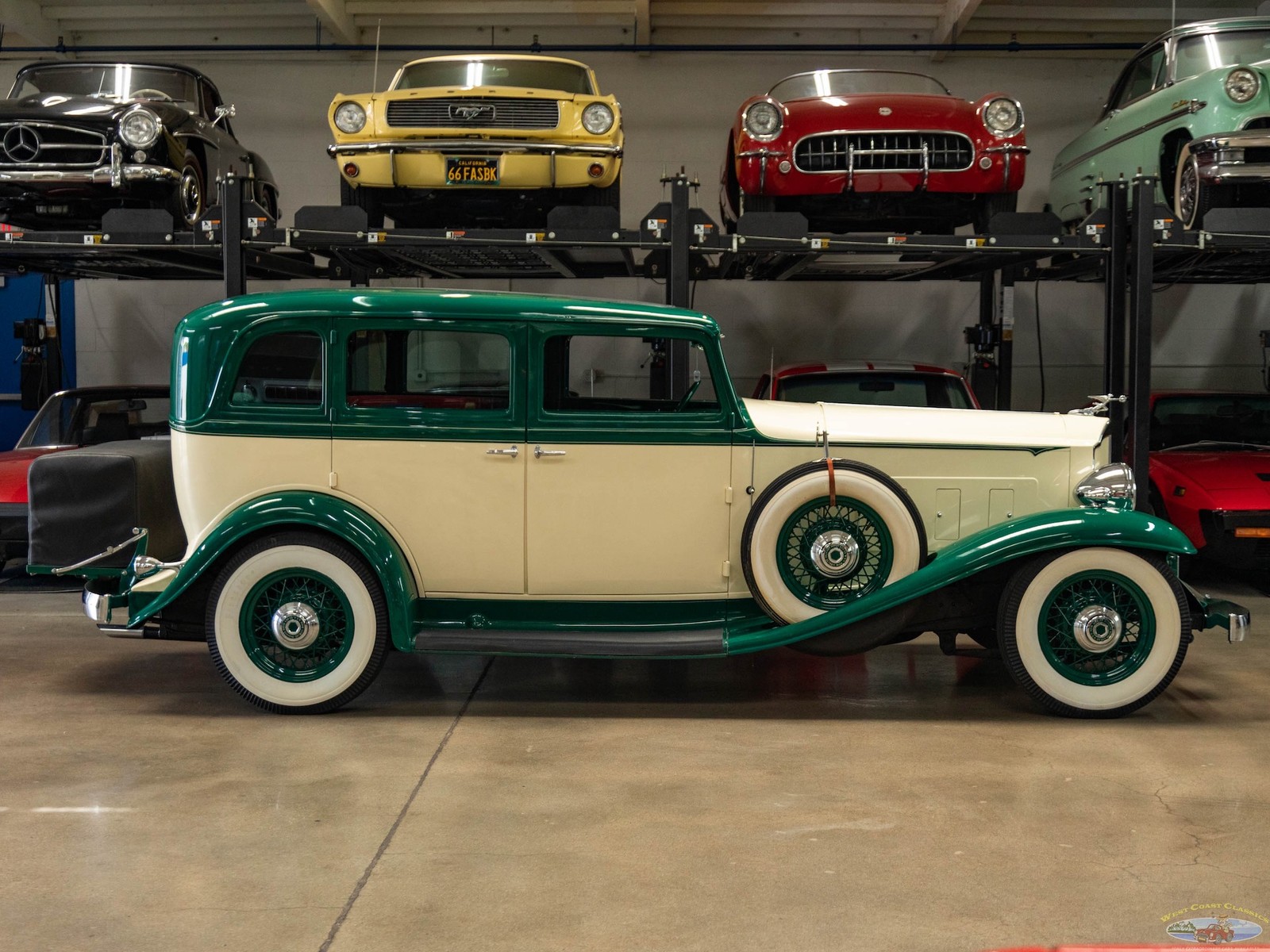 Packard-1932-4-Door-Sedan-2