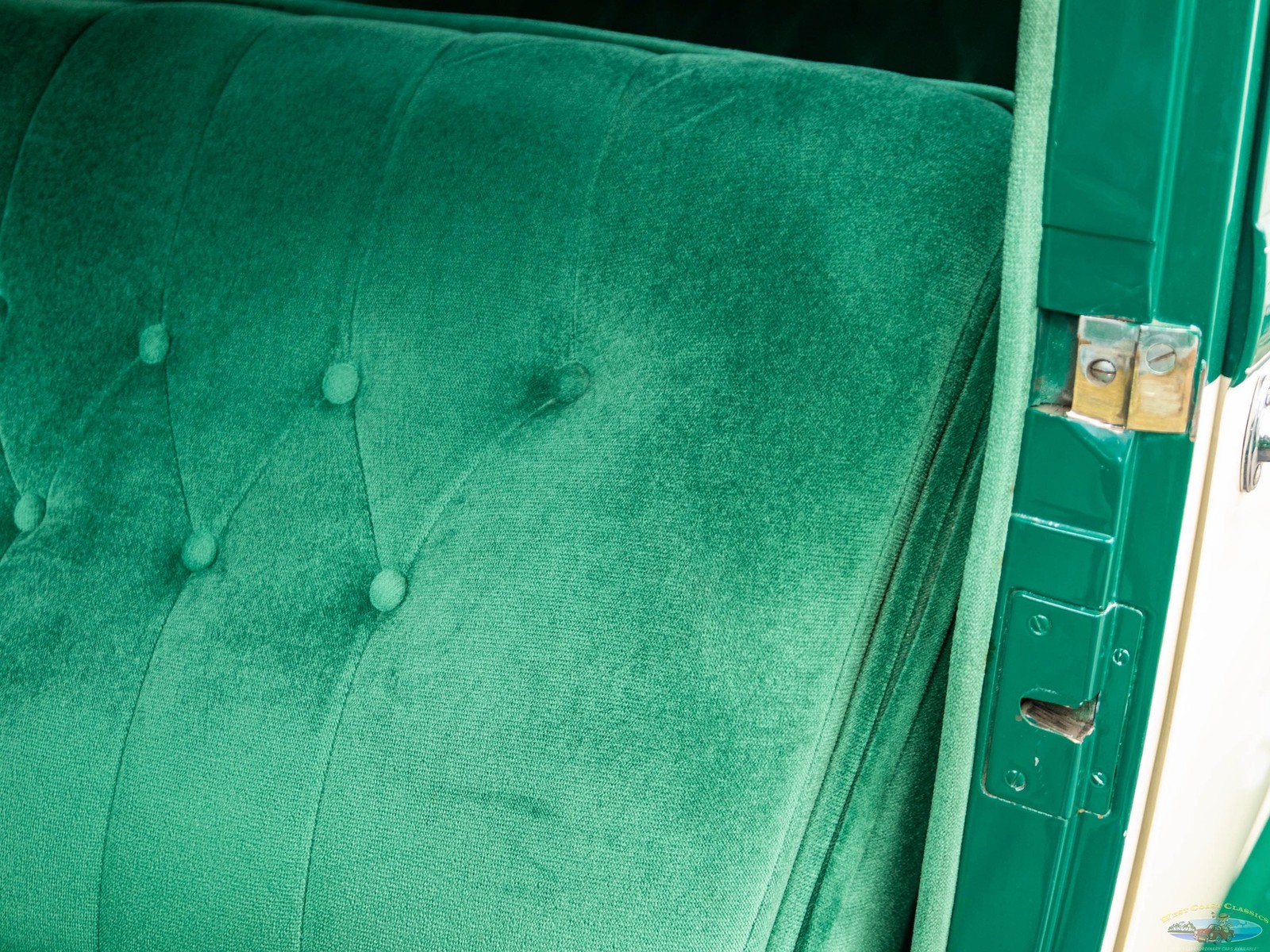 Packard-1932-4-Door-Sedan-28