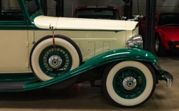 Packard-1932-4-Door-Sedan-3