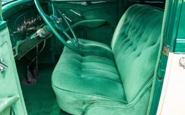 Packard-1932-4-Door-Sedan-30