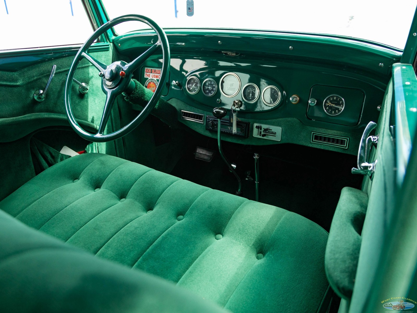 Packard-1932-4-Door-Sedan-35