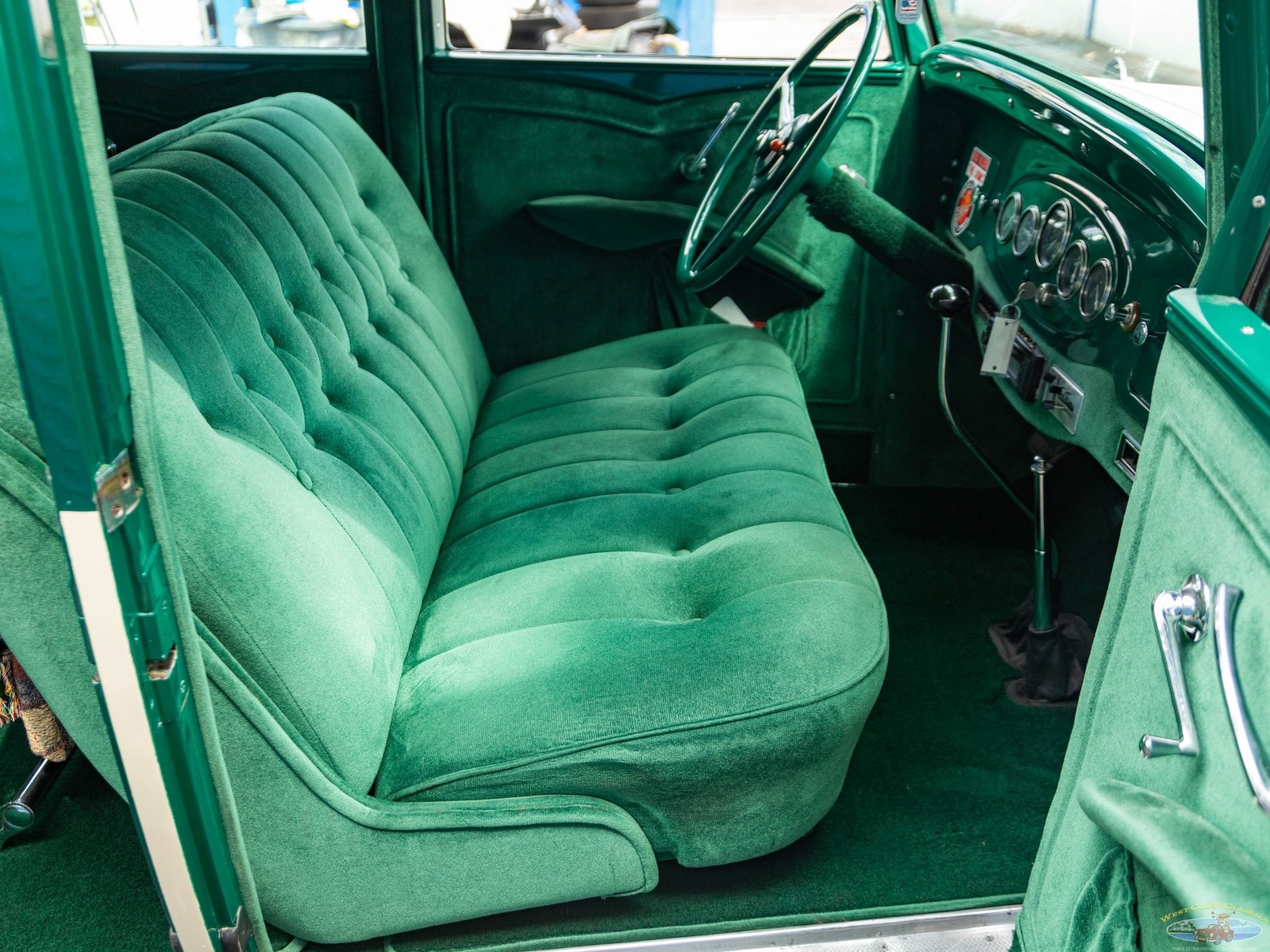 Packard-1932-4-Door-Sedan-38