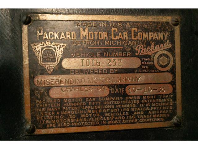 Packard-1937-Sedan-12