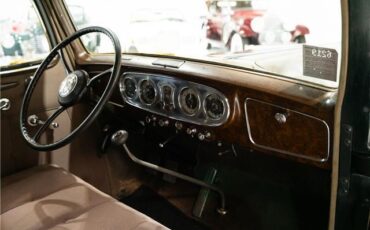 Packard-1937-Sedan-19