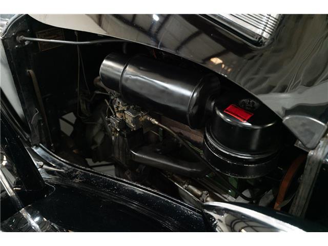 Packard-1937-Sedan-21