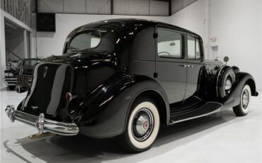Packard-1937-Sedan-5