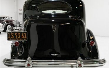 Packard-1937-Sedan-6