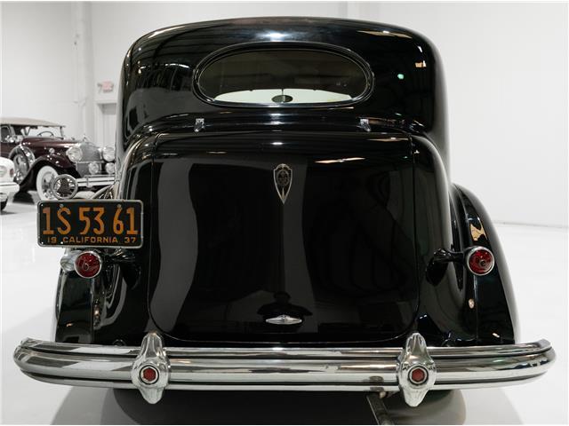 Packard-1937-Sedan-6