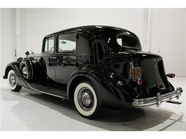 Packard-1937-Sedan-7