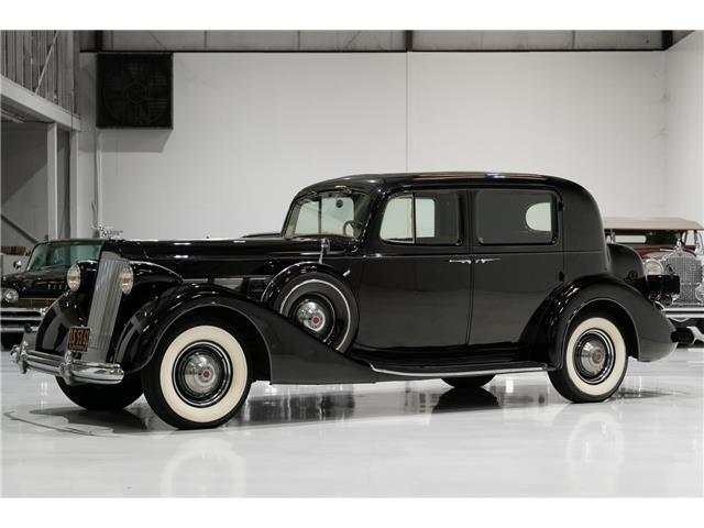 Packard  1937 Sedan