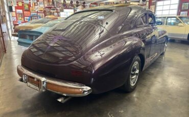 Packard-clipper-custom-street-ro-1947-purple-10