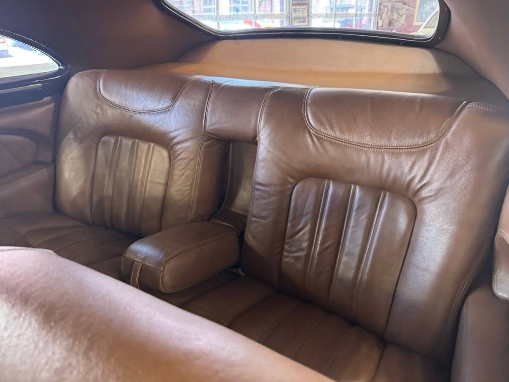 Packard-clipper-custom-street-ro-1947-purple-116