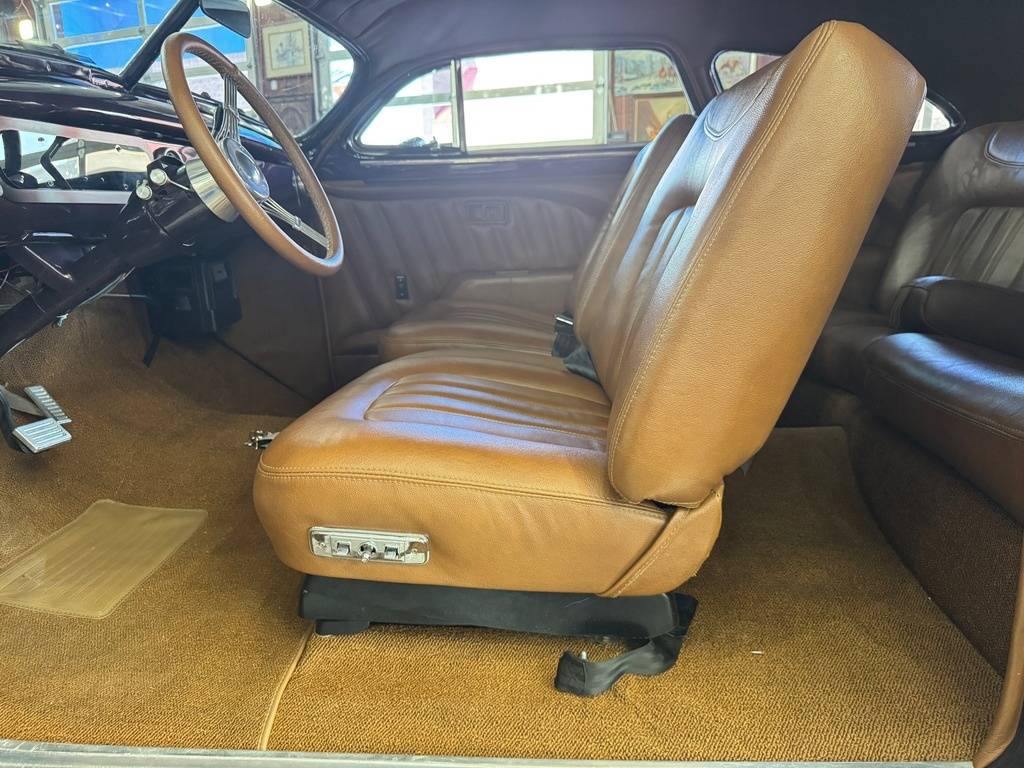 Packard-clipper-custom-street-ro-1947-purple-118