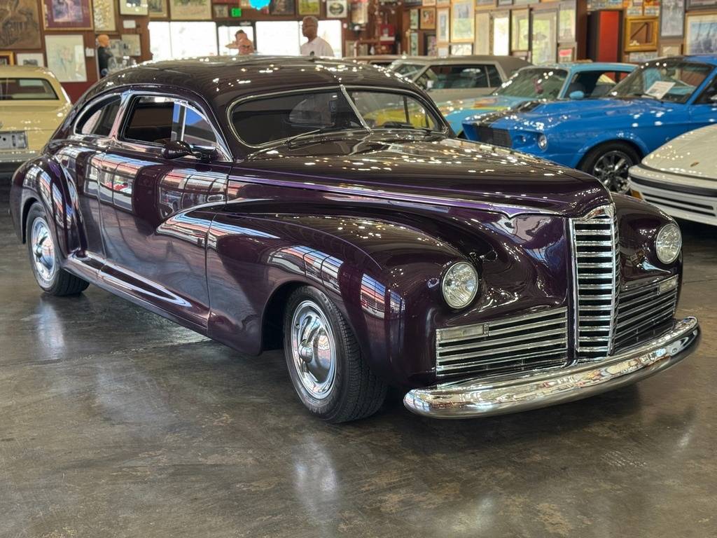 Packard-clipper-custom-street-ro-1947-purple-12