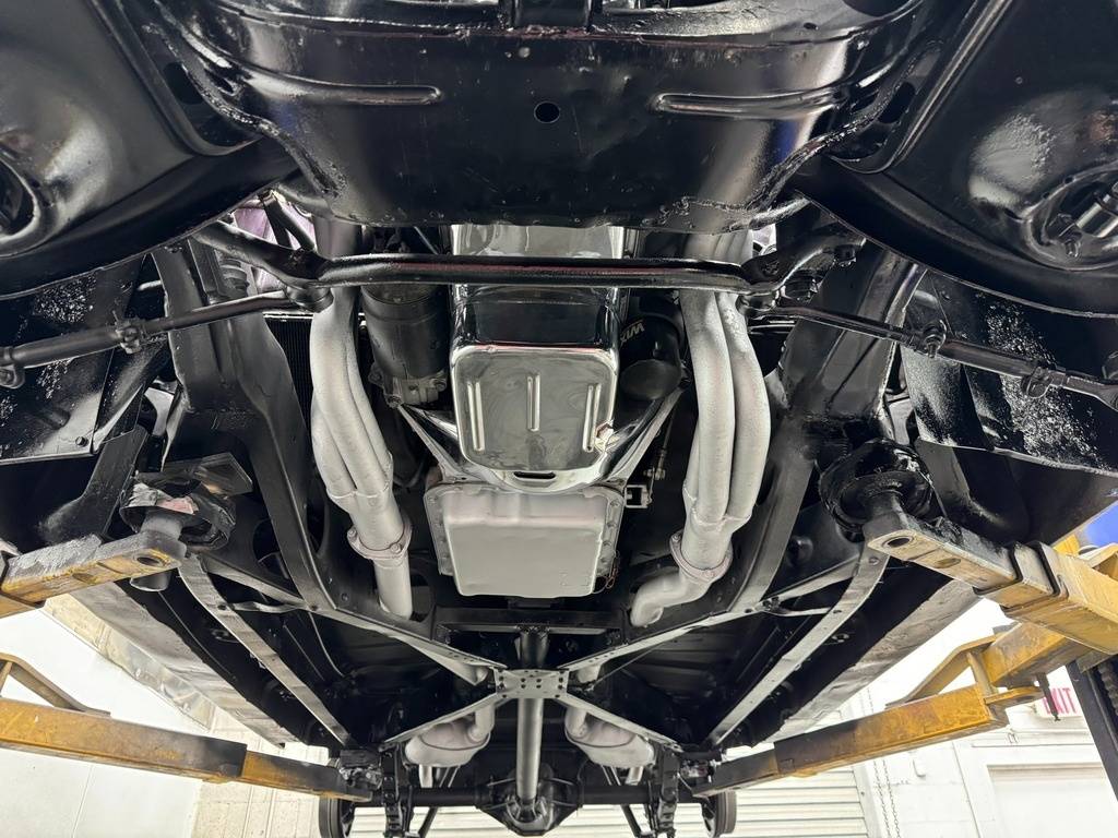 Packard-clipper-custom-street-ro-1947-purple-145