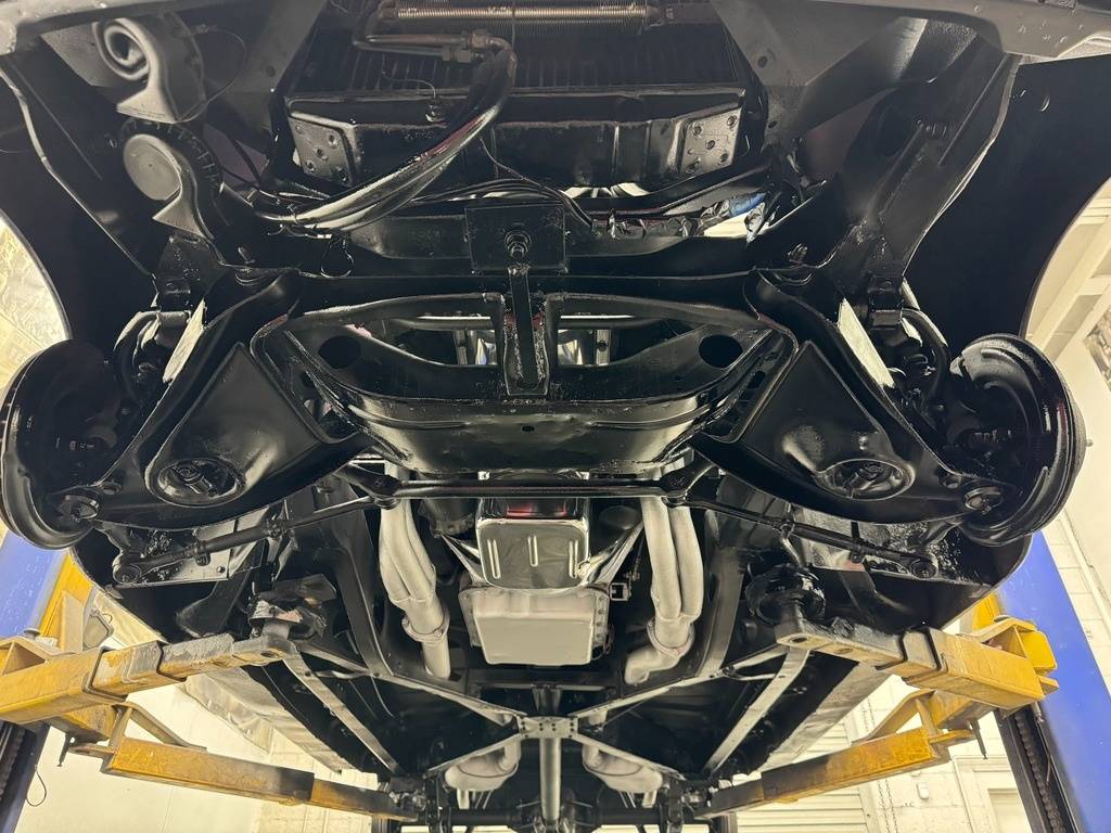 Packard-clipper-custom-street-ro-1947-purple-19