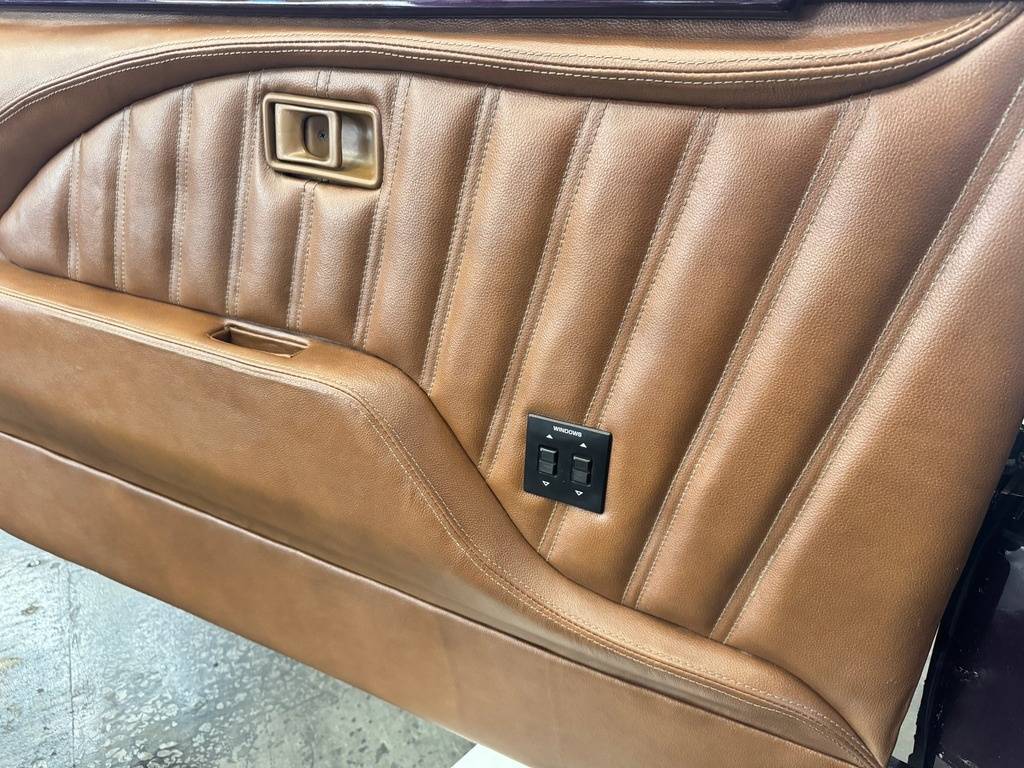 Packard-clipper-custom-street-ro-1947-purple-31