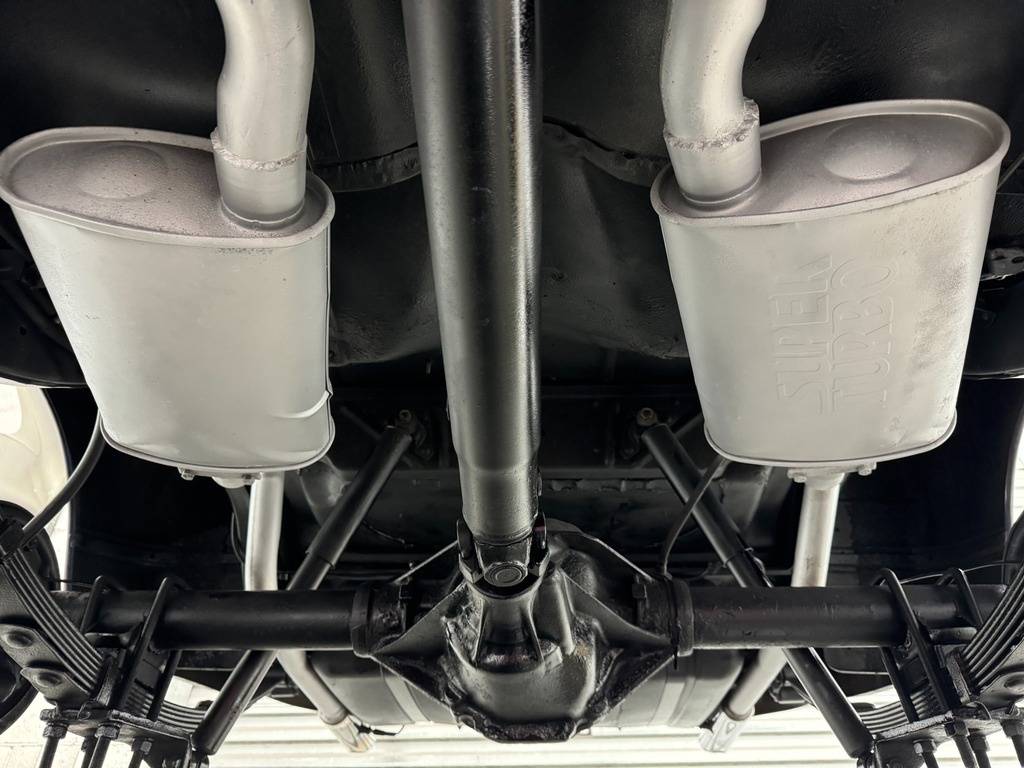 Packard-clipper-custom-street-ro-1947-purple-39