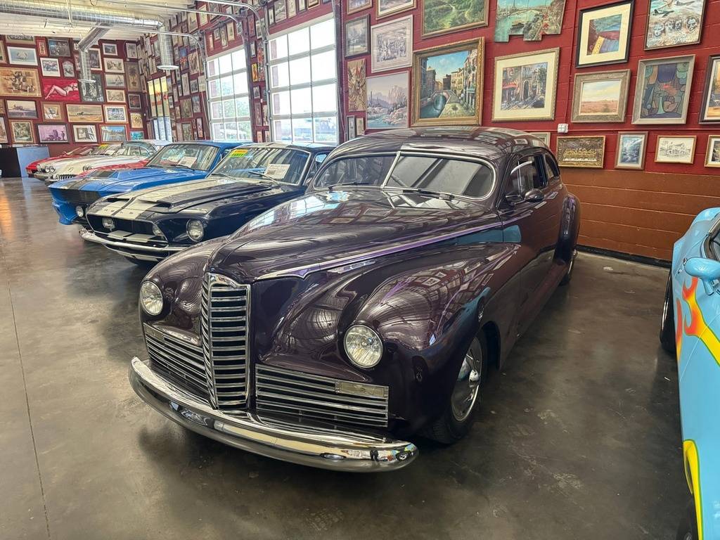 Packard-clipper-custom-street-ro-1947-purple-9