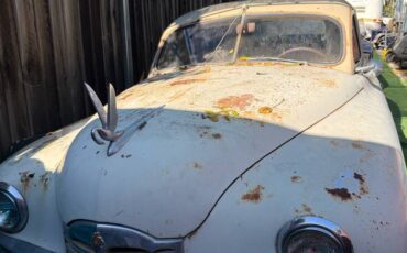 Packard-deluxe-1948-yellow