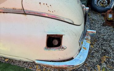 Packard-deluxe-1948-yellow-8