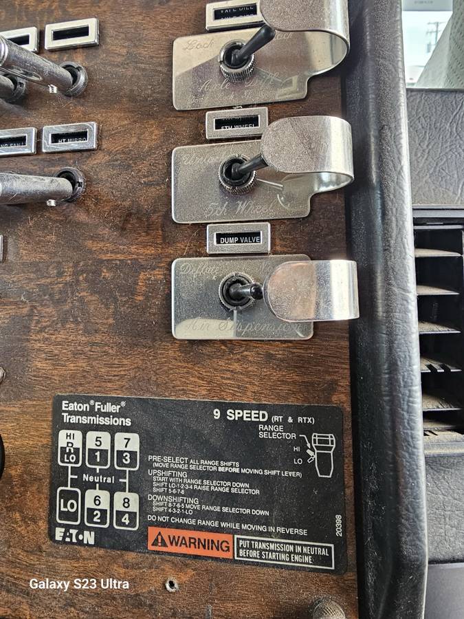 Peterbilt-377-diesel-1994-custom-11