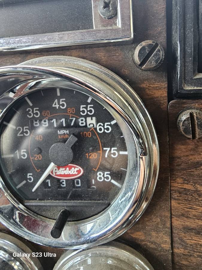 Peterbilt-377-diesel-1994-custom-12