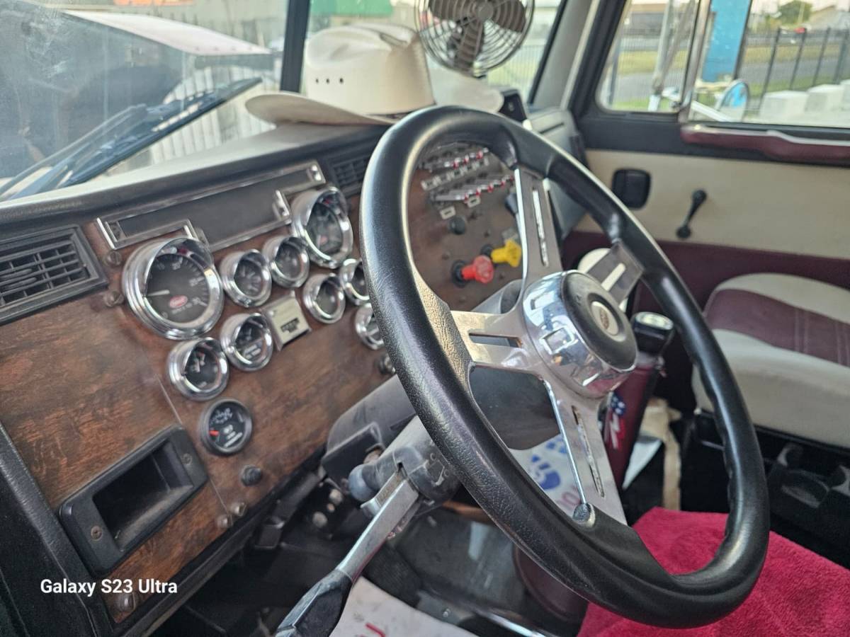 Peterbilt-377-diesel-1994-custom-6