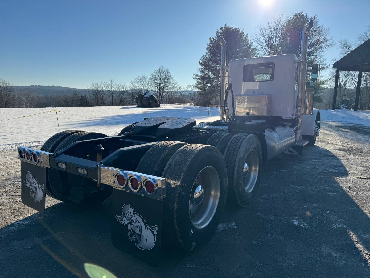 Peterbilt-379-diesel-1996-white-2