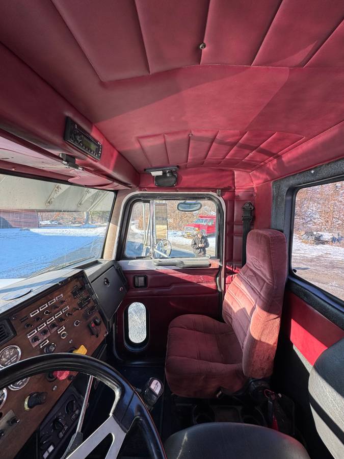 Peterbilt-379-diesel-1996-white-7