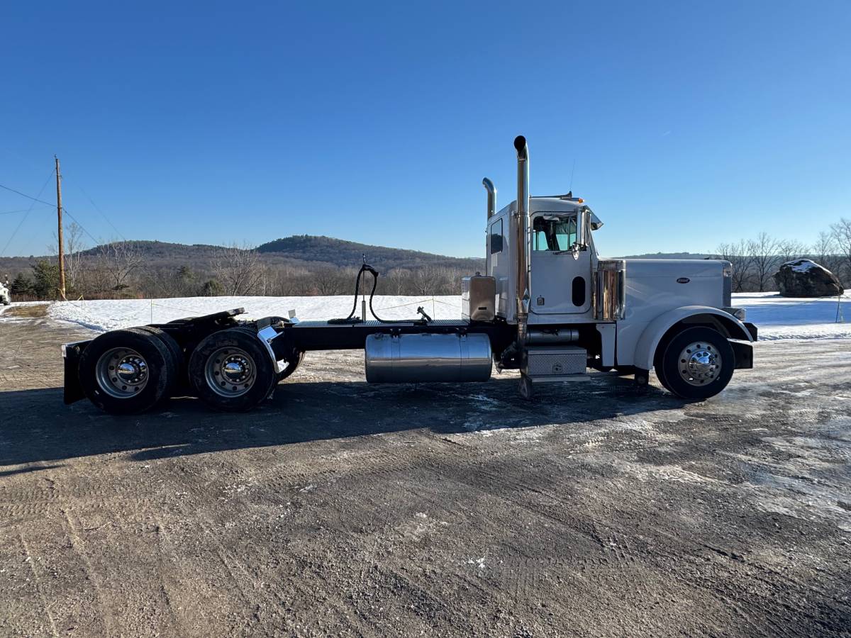 Peterbilt-379-diesel-1996-white-8
