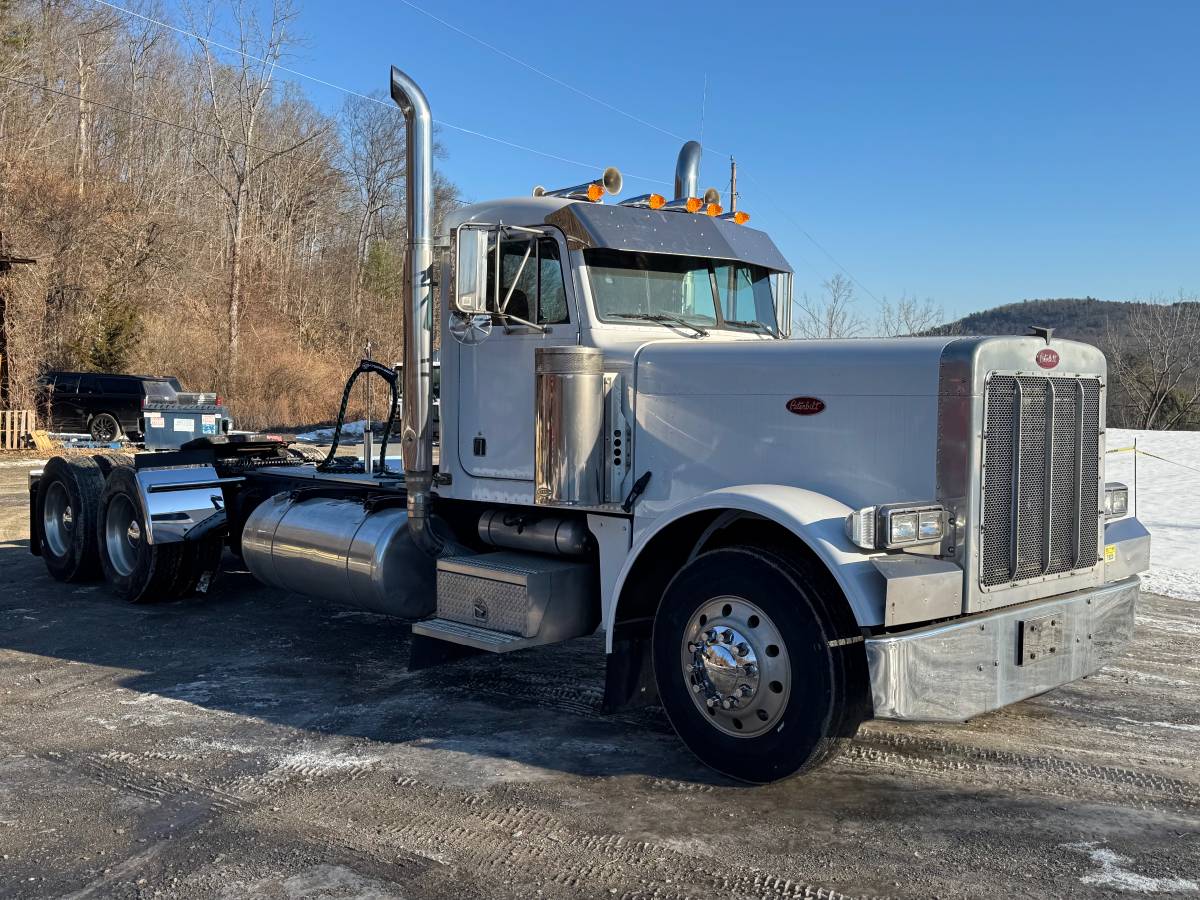 Peterbilt-379-diesel-1996-white-9