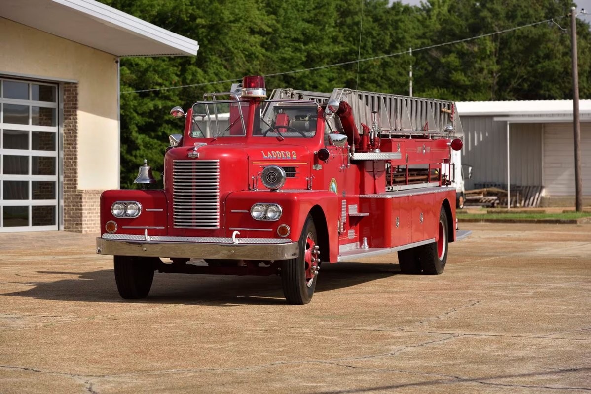 Pirsch-Aerial-Ladder-1960-Other-1