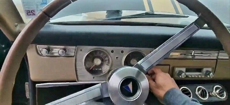 Plymouth-Barracuda-1965-Coupe-12