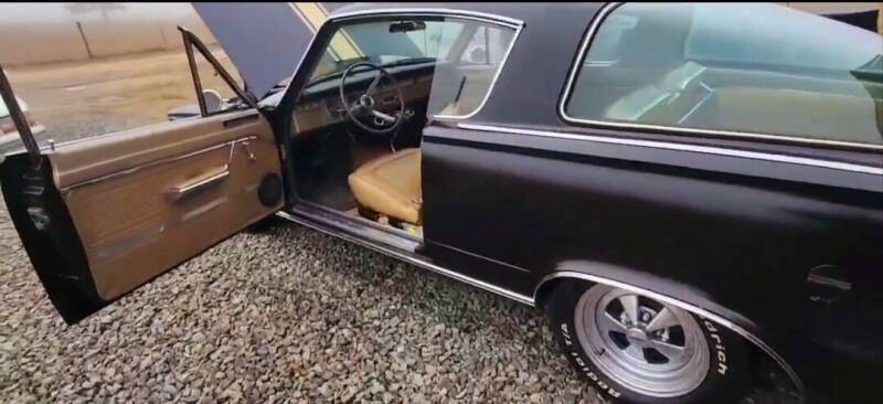 Plymouth-Barracuda-1965-Coupe-8