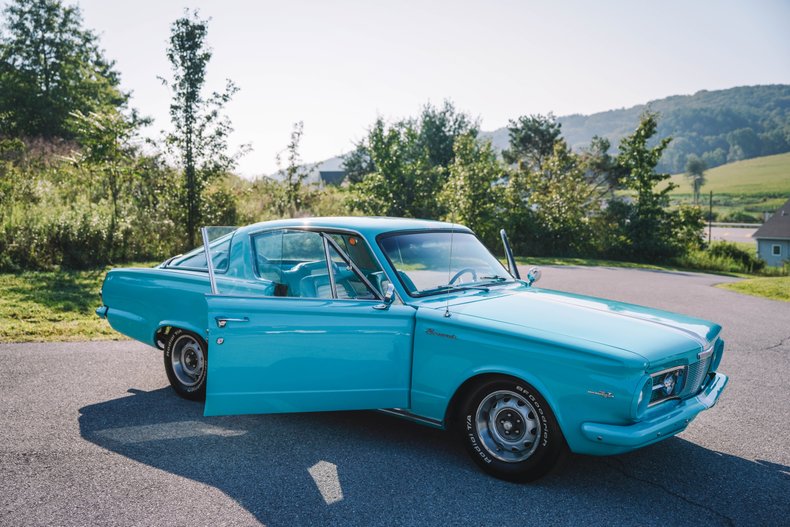 Plymouth-Barracuda-1965-Turquoise-TurquoiseWhite-23