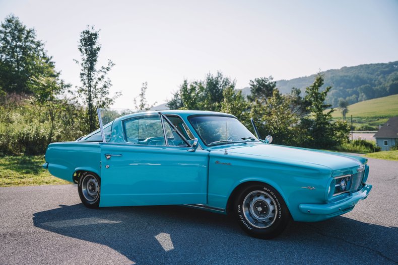 Plymouth-Barracuda-1965-Turquoise-TurquoiseWhite-24