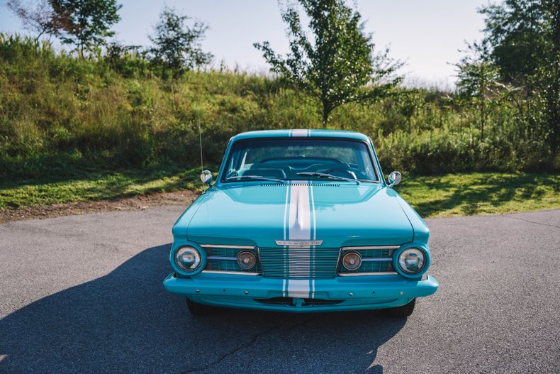 Plymouth-Barracuda-1965-Turquoise-TurquoiseWhite-26